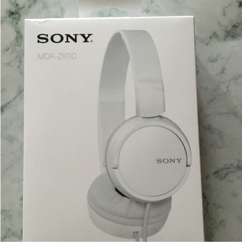 Sony MDR-ZX110 Headphones in White